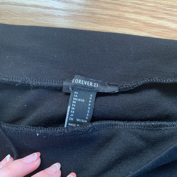 Black size slit mini skirt - Picture 3 of 3